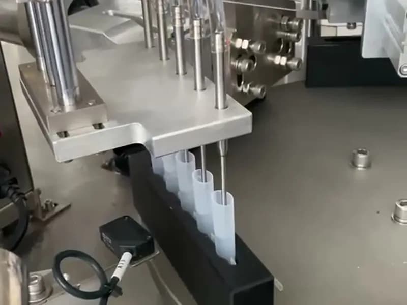 Üretim hattı makinesi